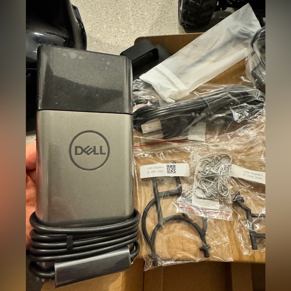 AWS DeepRacer Fully Autonomous 1/18th Scale Race Car for Developers - Picture 8 of 14